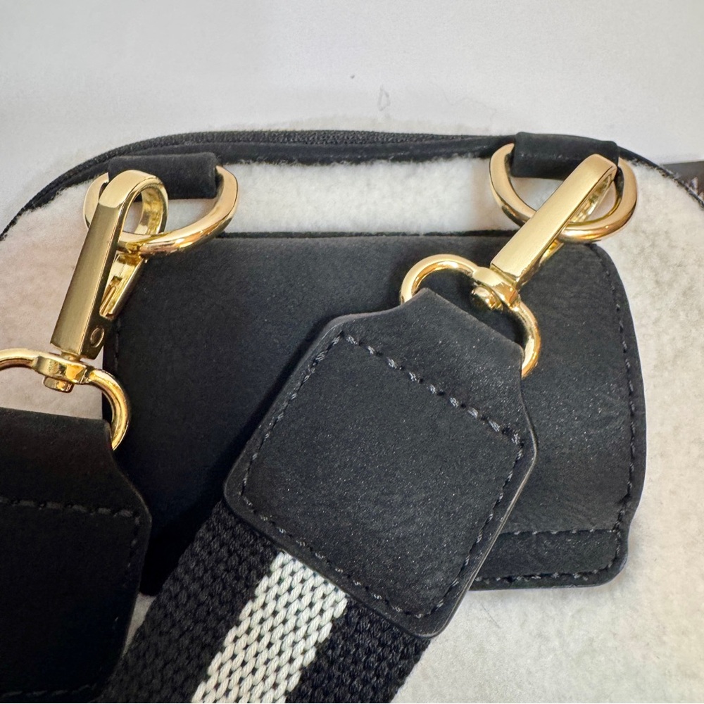 NWT Our Universe Disney Mickey Mouse Ski Sherpa Convertible Crossbody Bag. - Picture 14 of 16